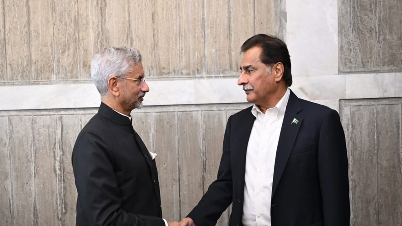 Pakistan amplifies courtesy handshake with EAM Jaishankar amid tensions