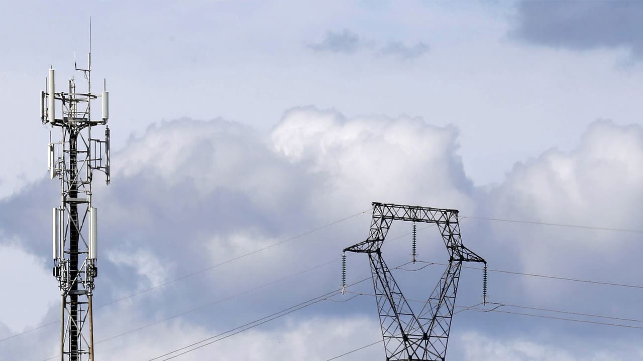 India must boost R&D, design-led mfg to lead in telecom: Minister