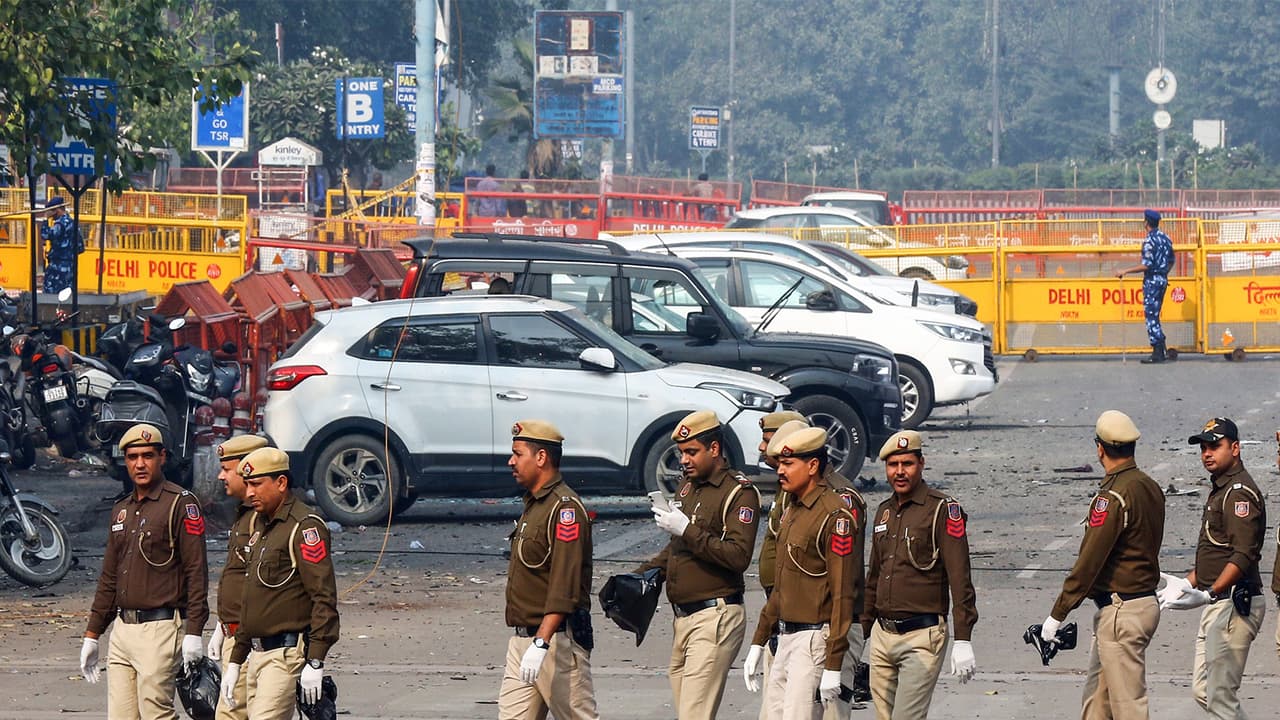 Delhi: Demonetised notes worth Rs 3.5 crore seized, four arrested