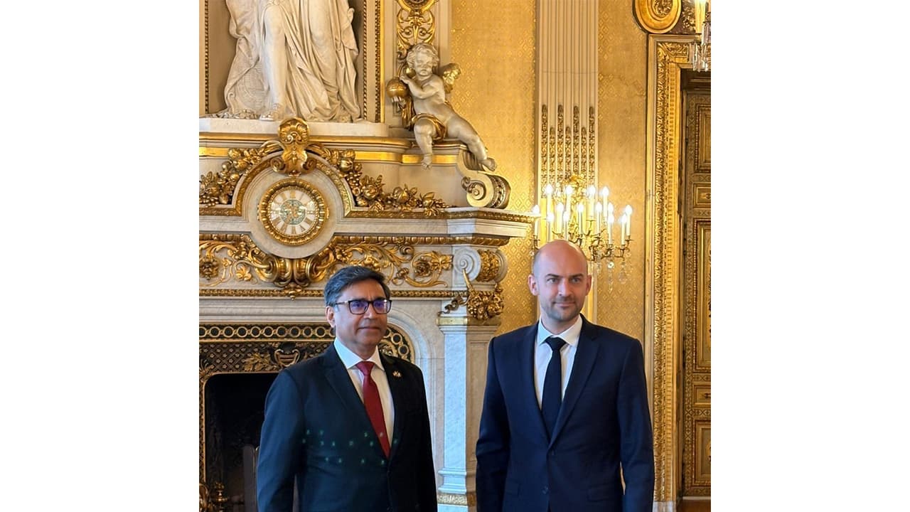 Foreign Secretary Misri holds talks with French Minister in Paris