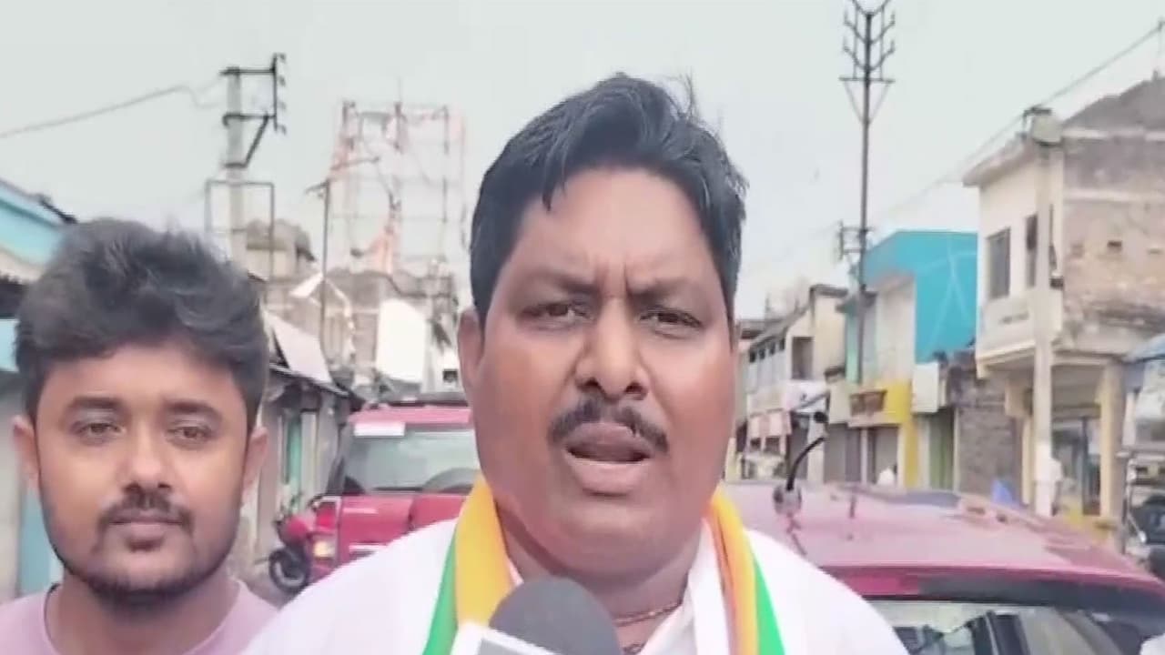 Amid West Bengal Phase 2 polls, BJP candidate Bikash Sardar's vehicle was attacked by alleged TMC goons in Basanti. In a separate incident in Nadia, BJP booth worker Mosharraf Mir was assaulted with iron rods, receiving six stitches to his head.
