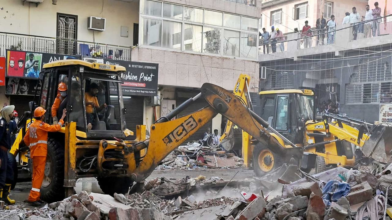 Delhi building collapse: 10 police teams hunt for untraceable owner
