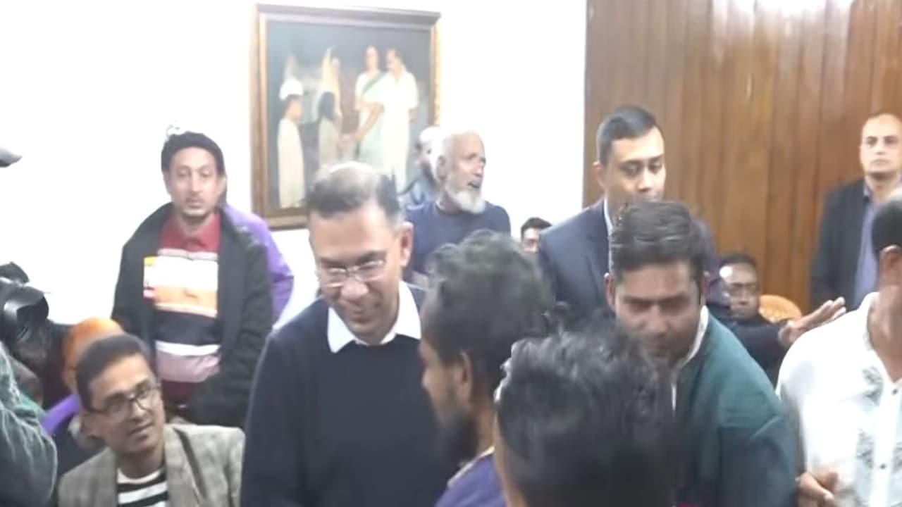 Bangladesh suspends Visa on Arrival for a month ahead of elections