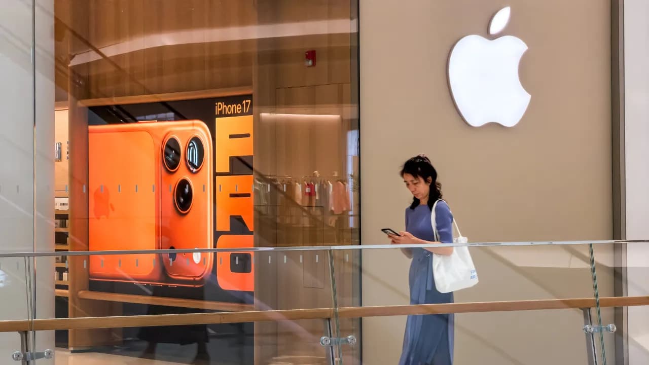 AAPL Stock Ticks Up Premarket As New Foldable IPhone Details Emerge aapl-stock-ticks-up-premarket-as-new-foldable-iphone-details-emerge