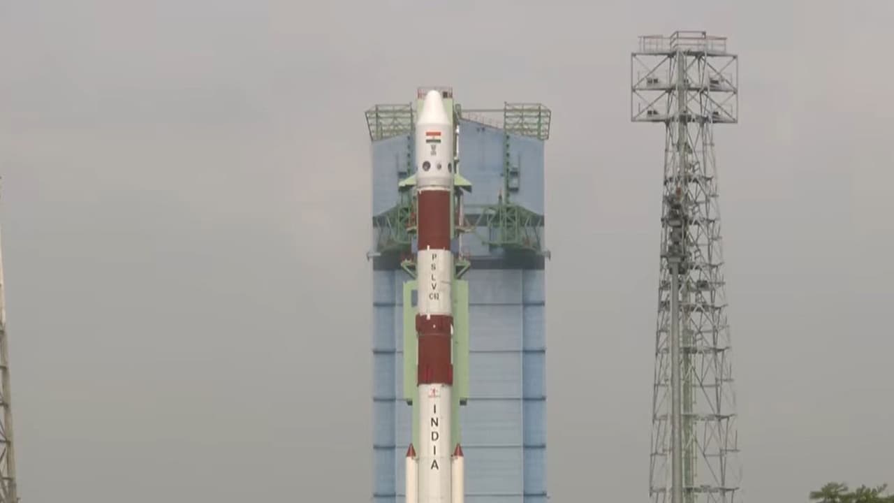 India launches PSLV-C62 mission with Anvesha, 15 other satellites