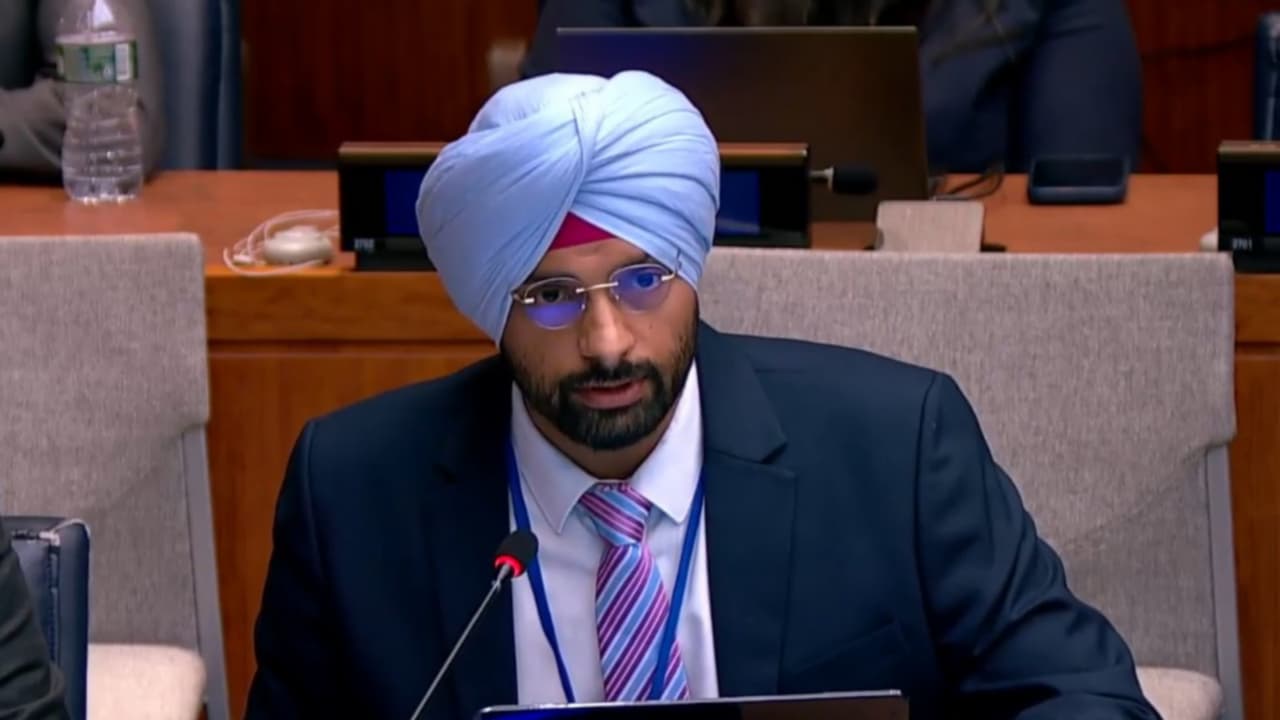 India warns Pak at UN: Won't bow to nuclear blackmail, terror threats