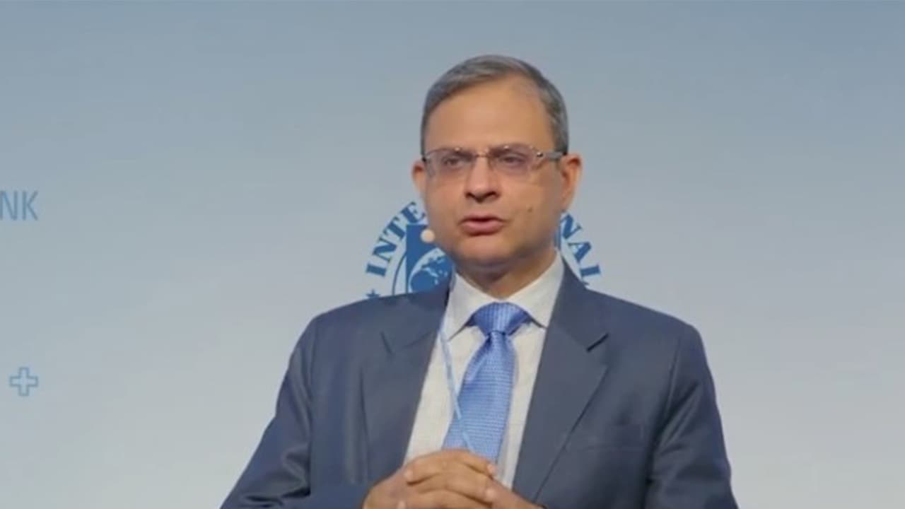 India may pass on price hikes to consumers soon, warns RBI Governor