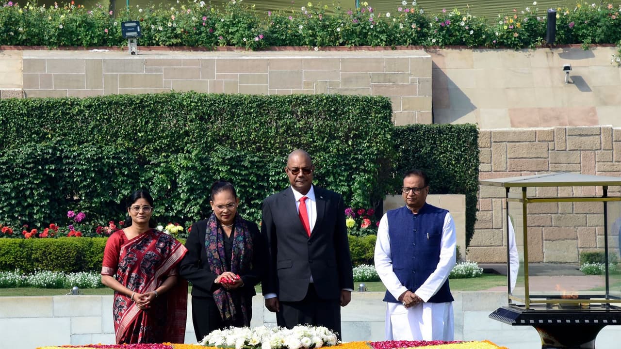 Seychelles President pays tribute to Gandhi, meets PM Modi in Delhi