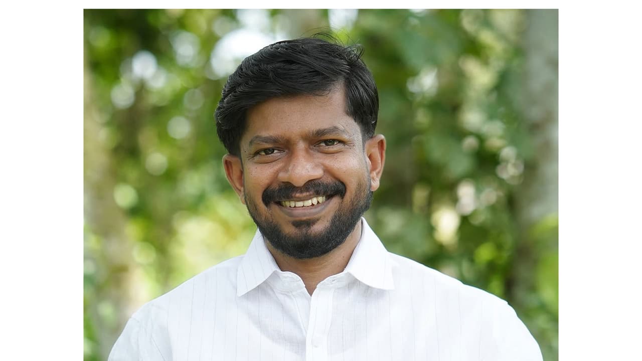 Minister questions LDF govt over Messi's postponed friendly in Kerala