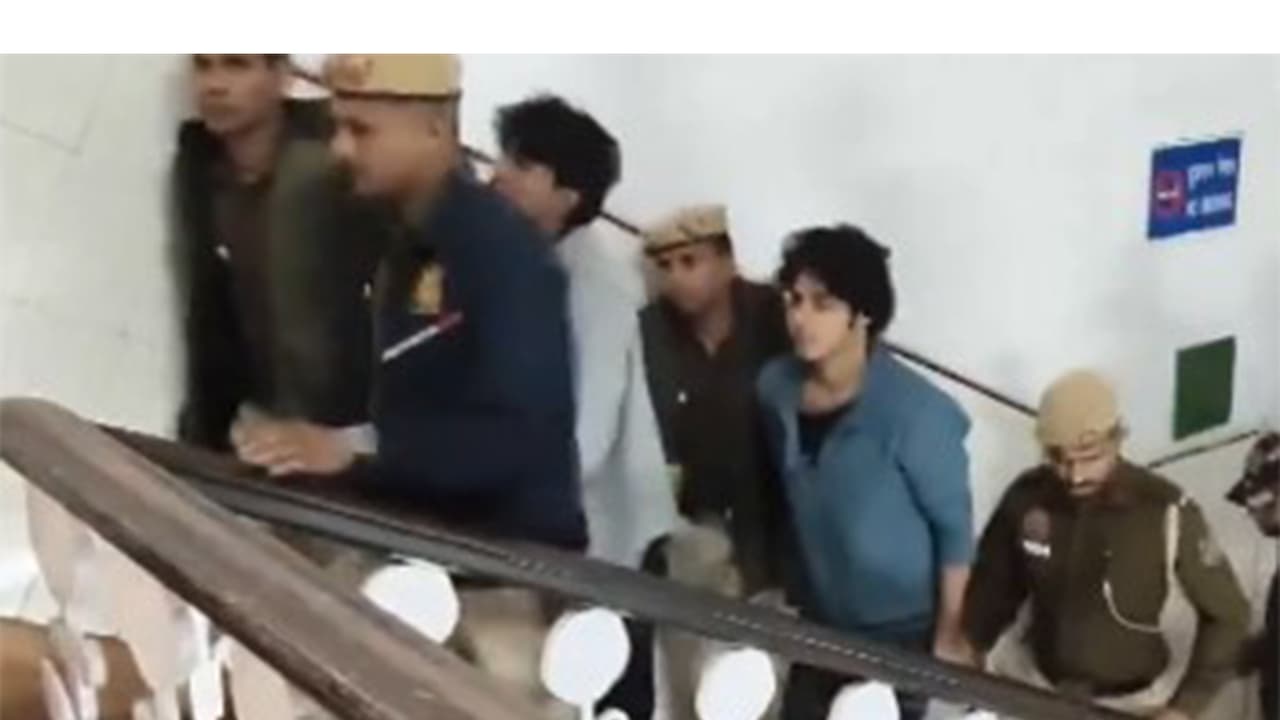 Delhi Police takes action on protesters with Maoist posters, pepper spray