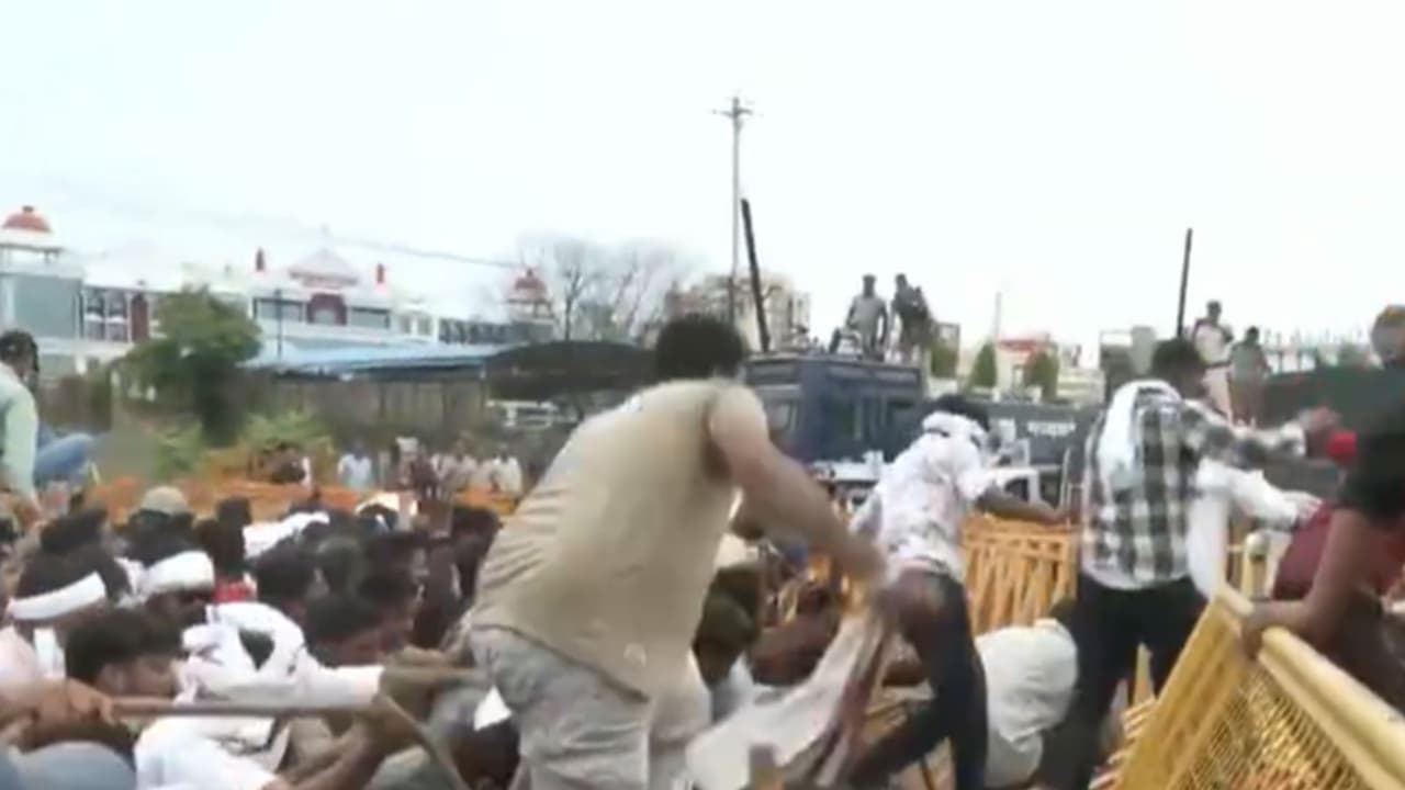 MP: Farmers march to Bhopal, demand 100% moong procurement at MSP