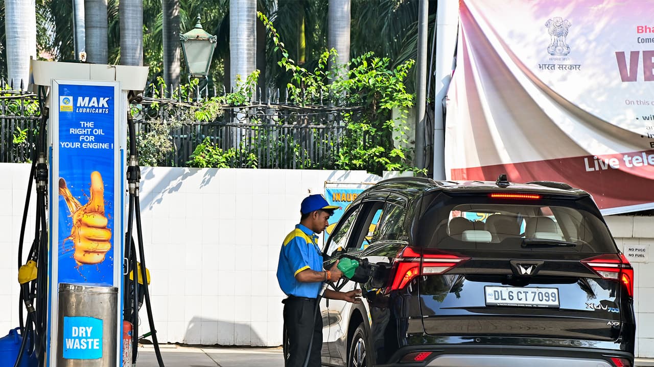 Centre cuts excise duty on fuel; Congress calls it election gimmick