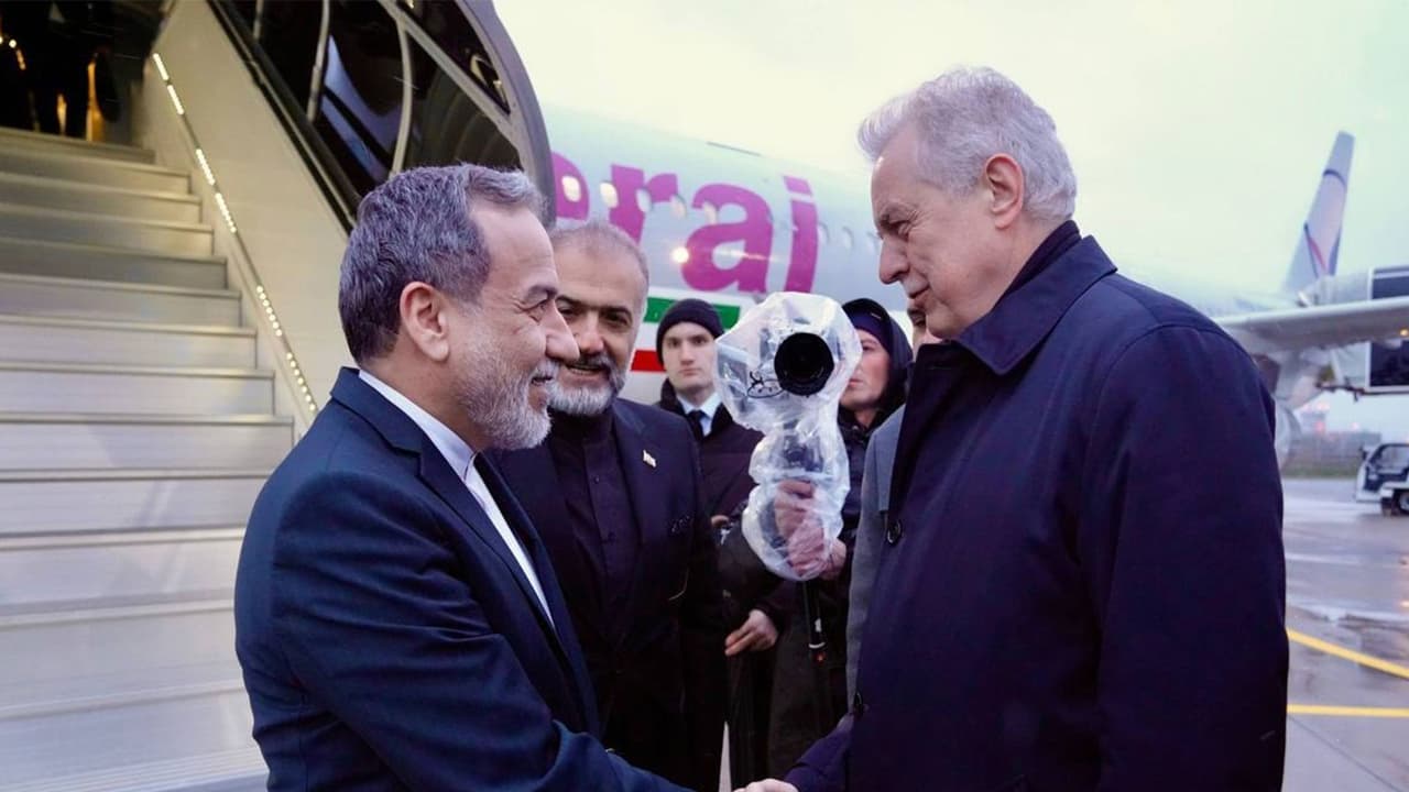 Tehran Defines 'Red Lines' on Nuclear Issues, Strait of Hormuz to US