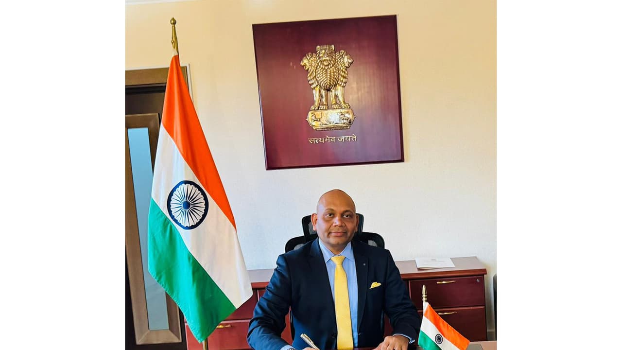 Abhay Kumar takes charge as India's new Ambassador to Azerbaijan ...