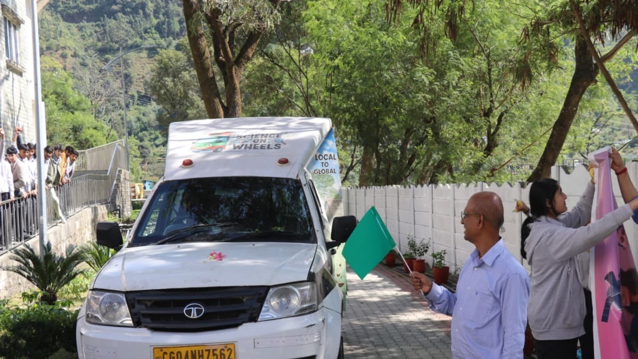 IIT Mandi Launches Science on Wheels Initiative for School Students ...