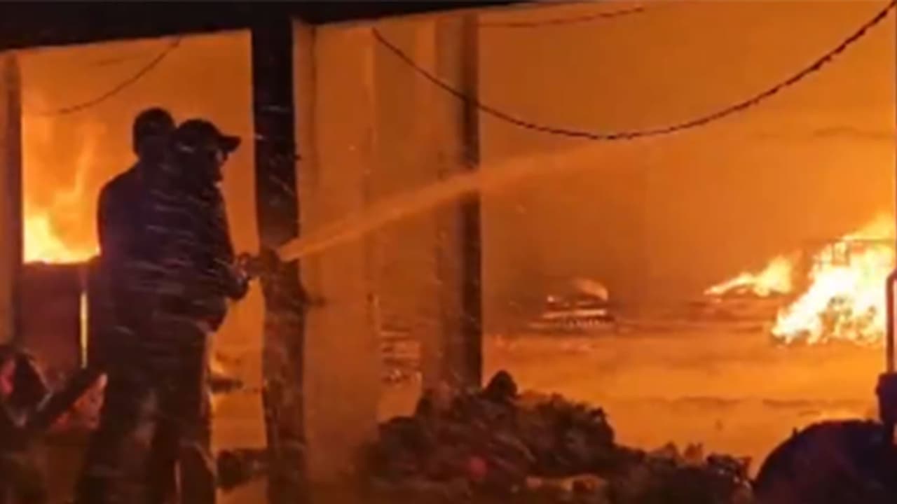 Massive fire breaks out at textile company in Gujarat's Kandla SEZ