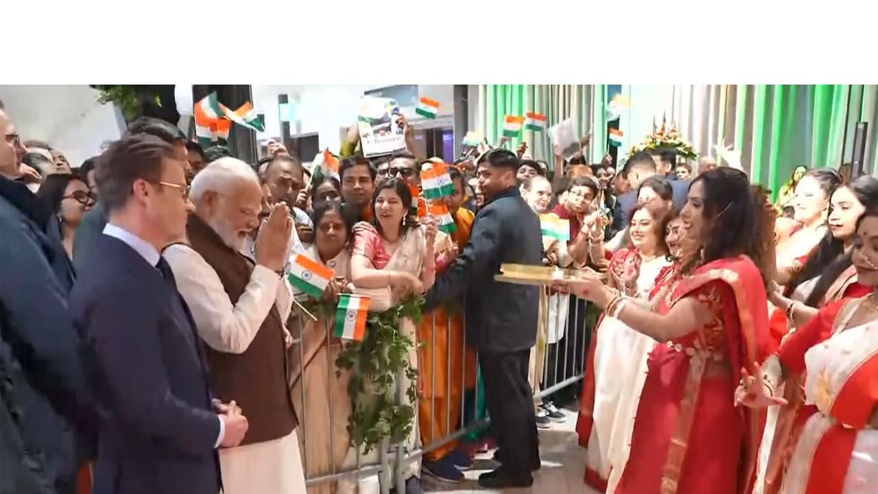 PM Modi gets vibrant Bengali welcome from Indian diaspora in Sweden