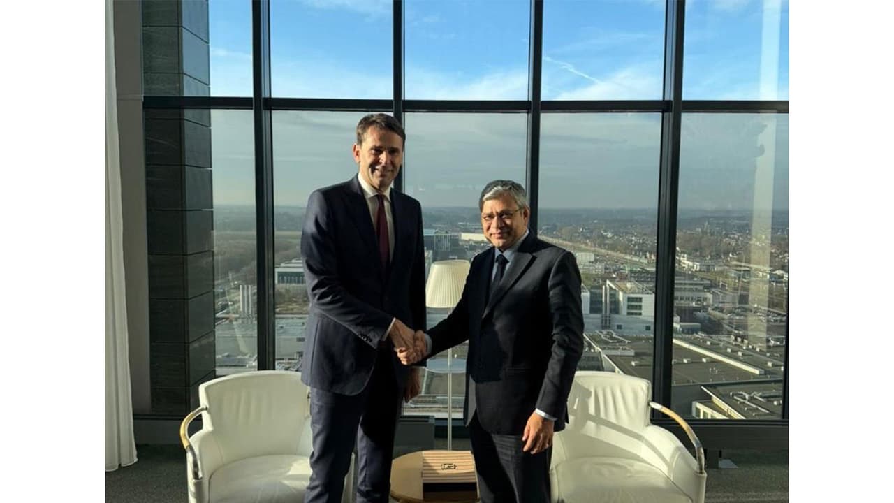 India on track for commercial semiconductor production by 2026: Vaishnaw