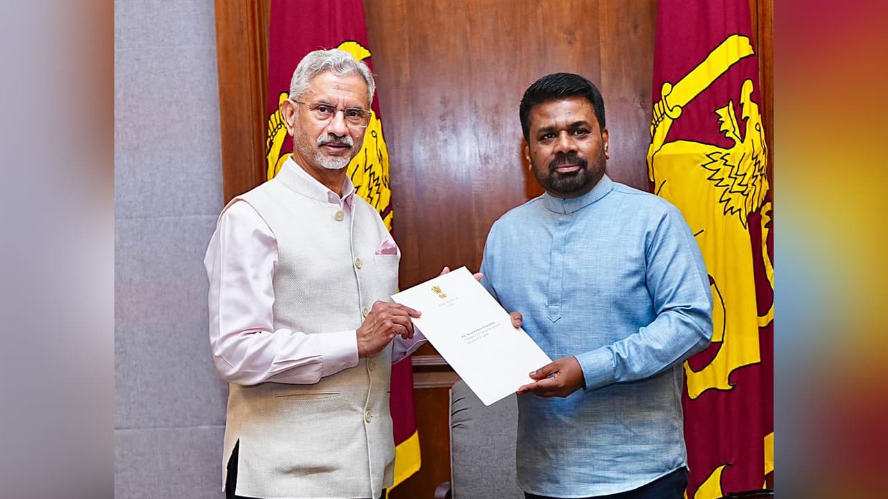 Jaishankar meets Sri Lankan President, commits USD 450mn for recovery