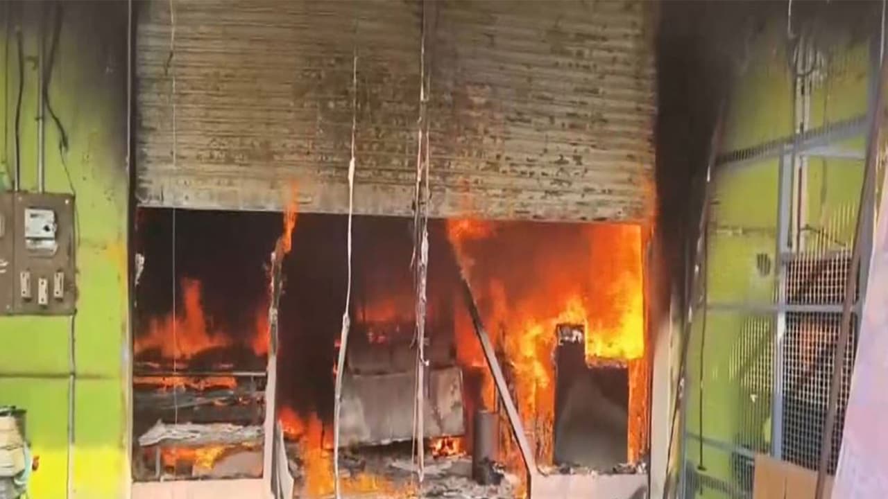 Tamil Nadu: Rajasthan couple killed in massive fire at Arcot ice cream shop