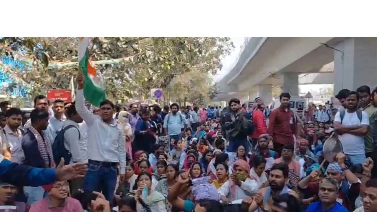 Kolkata: Teachers protest against 12 years of deprivation, corruption