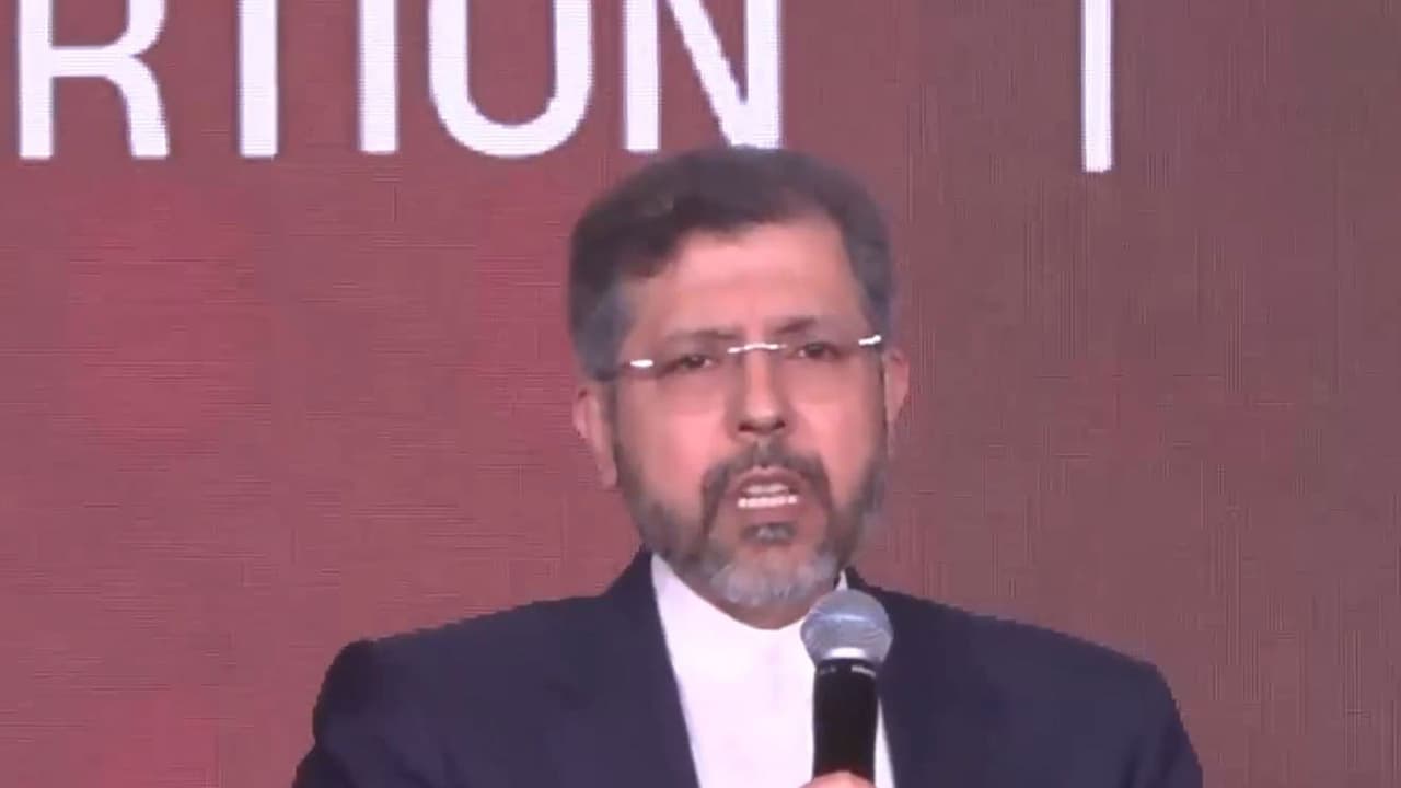 Iran Signals Cautious Readiness for Peace Talks Amid Tense Truce