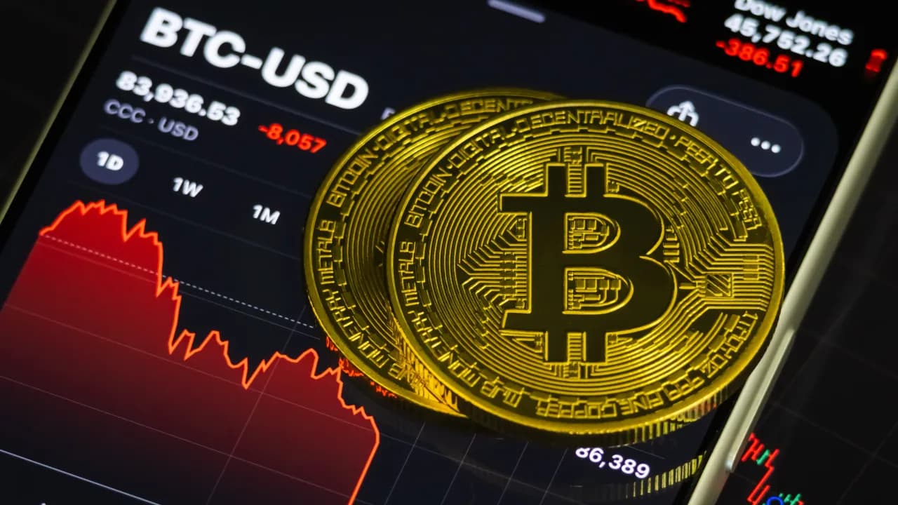 Bitcoin Faces ‘Largest Pricing Error In History’ As Long-Term Models Flash Oversold Signals, Says Analyst