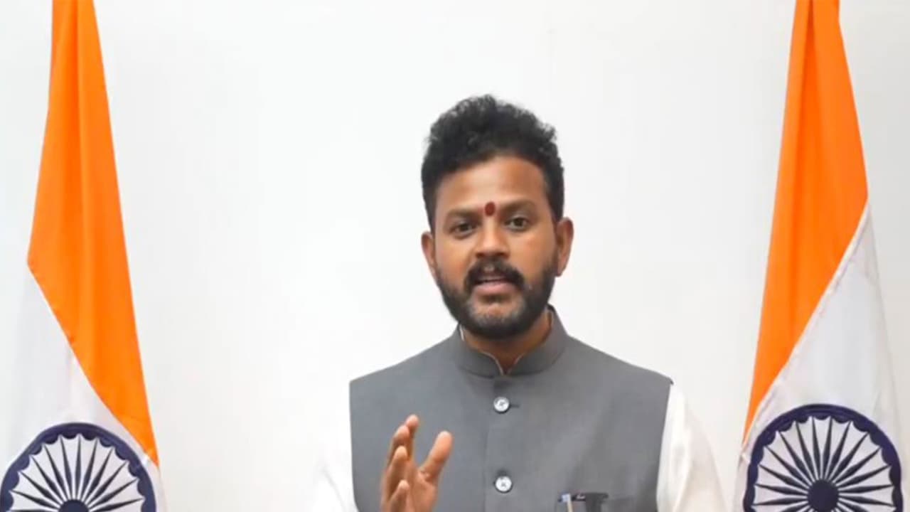 Minister Hails ATCs' Critical Role in Safeguarding India's Skies