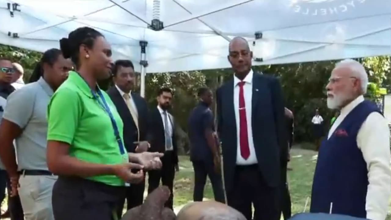 PM Modi, President Herminie strengthen ties at Botanical Garden