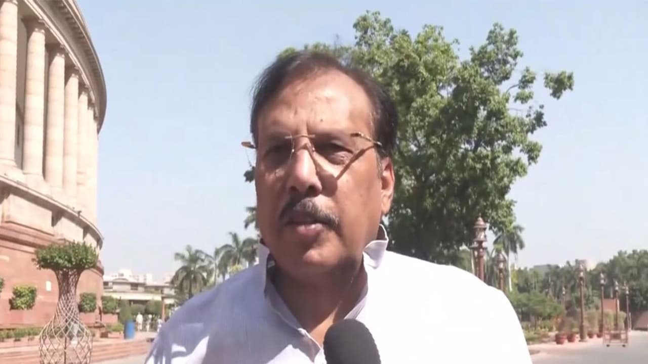 SP MP claims Centre's 'panic' over women's reservation timeline