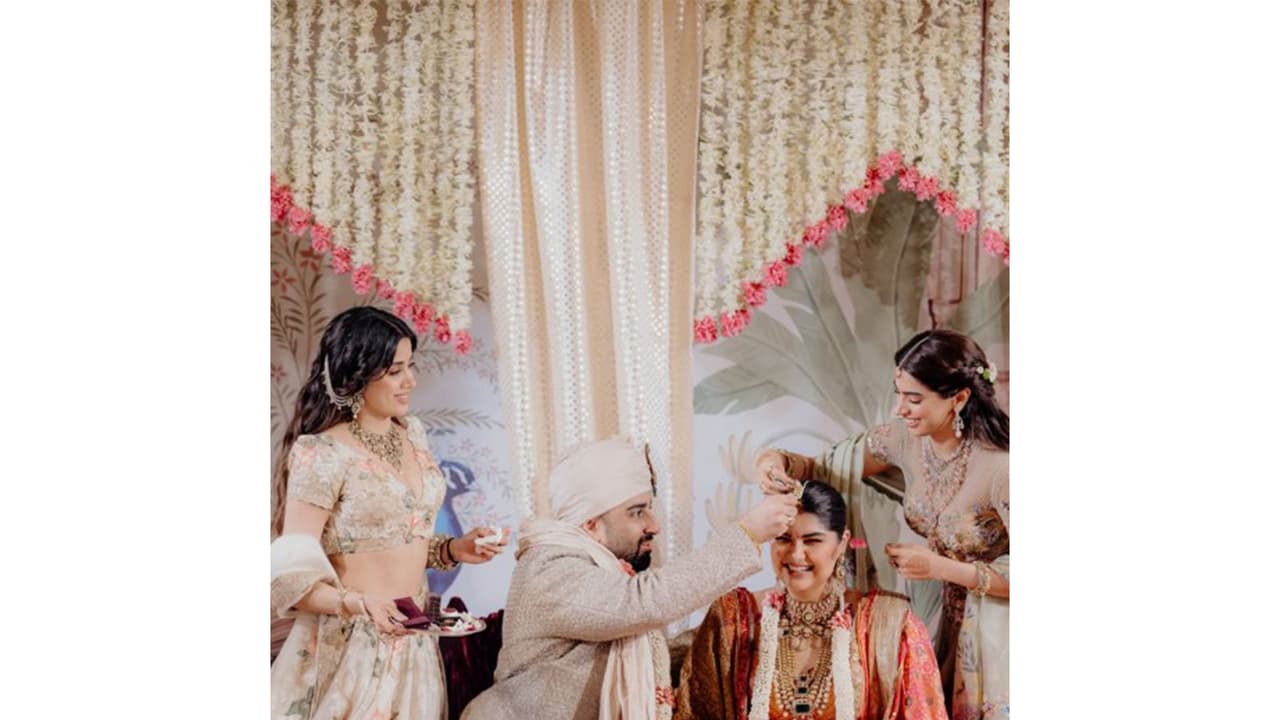 शादी के बंधन में बंधीं बोनी कपूर की बेटी अंशुला, रोहन संग लिए सात फेरे
