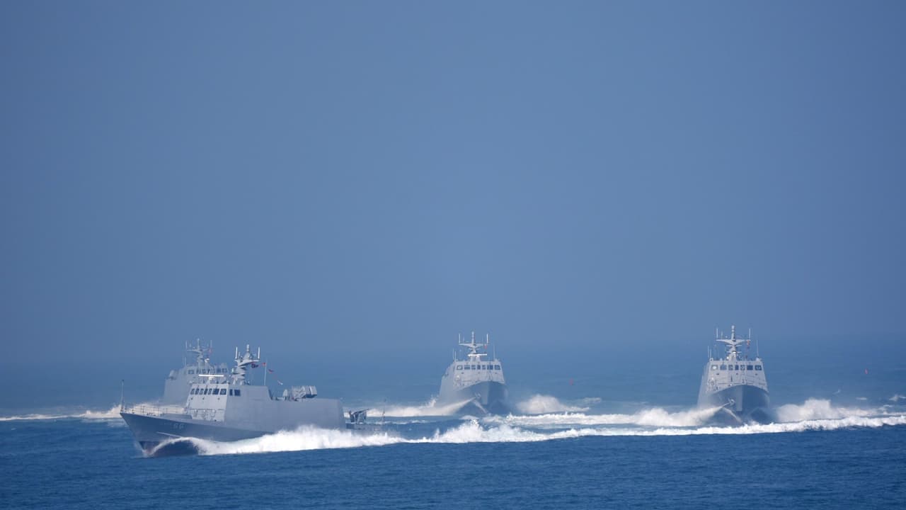 Chinese Naval Presence Near Taiwan Rises; 10 Vessels Detected Monday