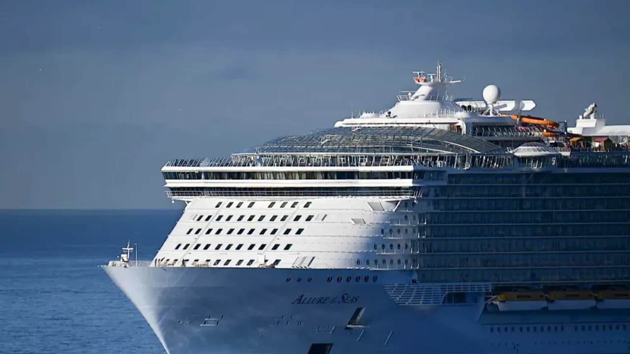 Royal Caribbean CEO Flags Historic Booking Momentum Heading Into 2026