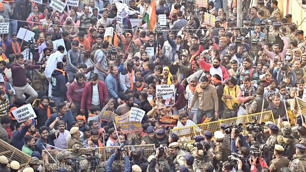 Protests in India after Hindu youth's lynching in Bangladesh