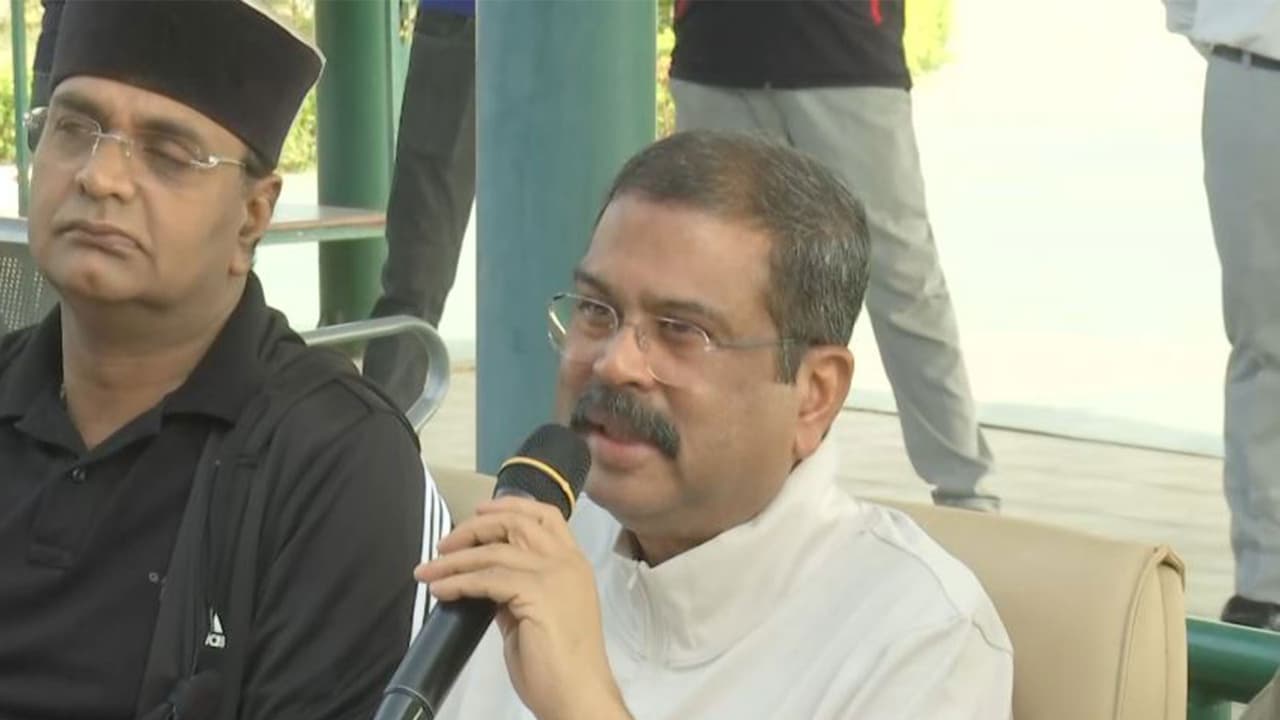 धर्मेंद्र प्रधान का भोपाल दौरा: मुख्यमंत्री मोहन यादव से की मुलाकात, स्वच्छता अभियान में हुए शामिल