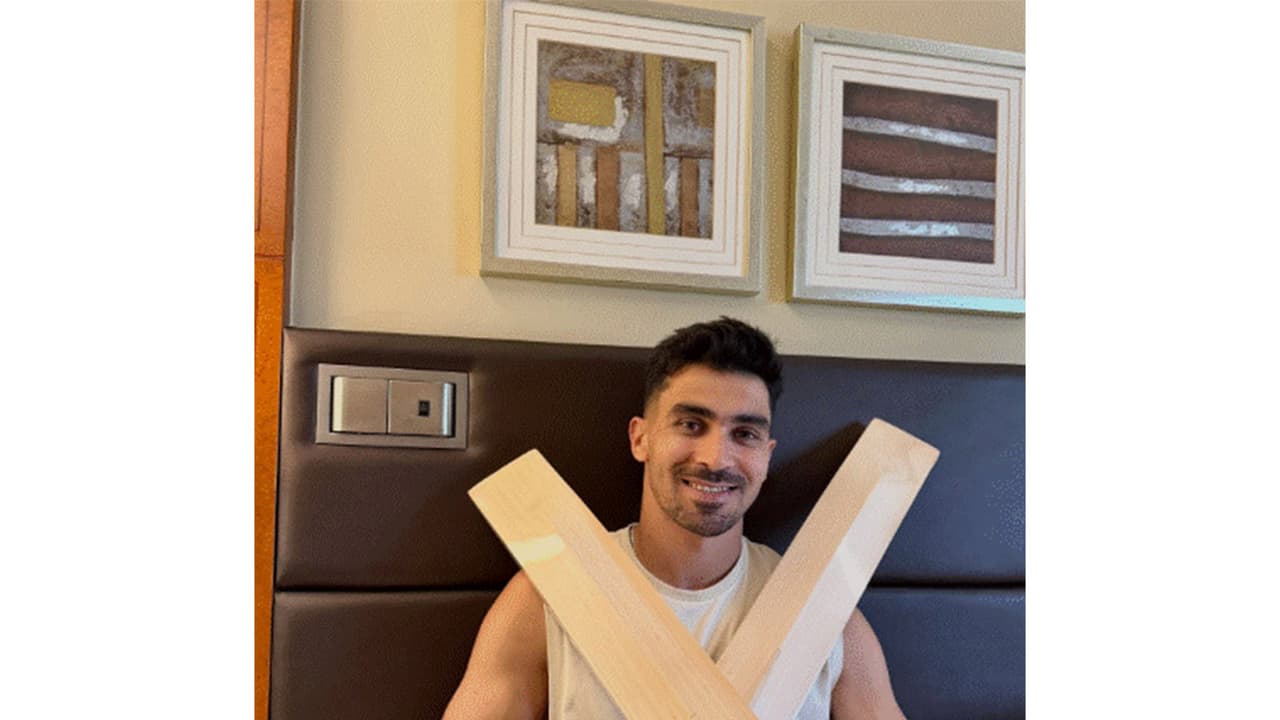 Virat Kohli gifts bats to Rahmanullah Gurbaz, calls him 'inspiration'