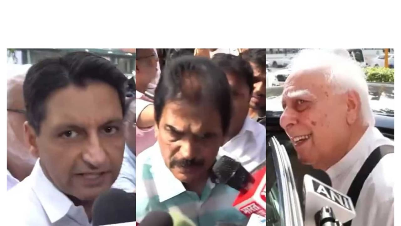 Congress hits back at Delhi Police over FIR against Rahul, Priyanka