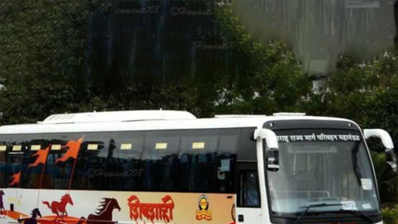 Mumbai-Pune Expressway jam: Gas tanker overturns, MSRTC buses hit