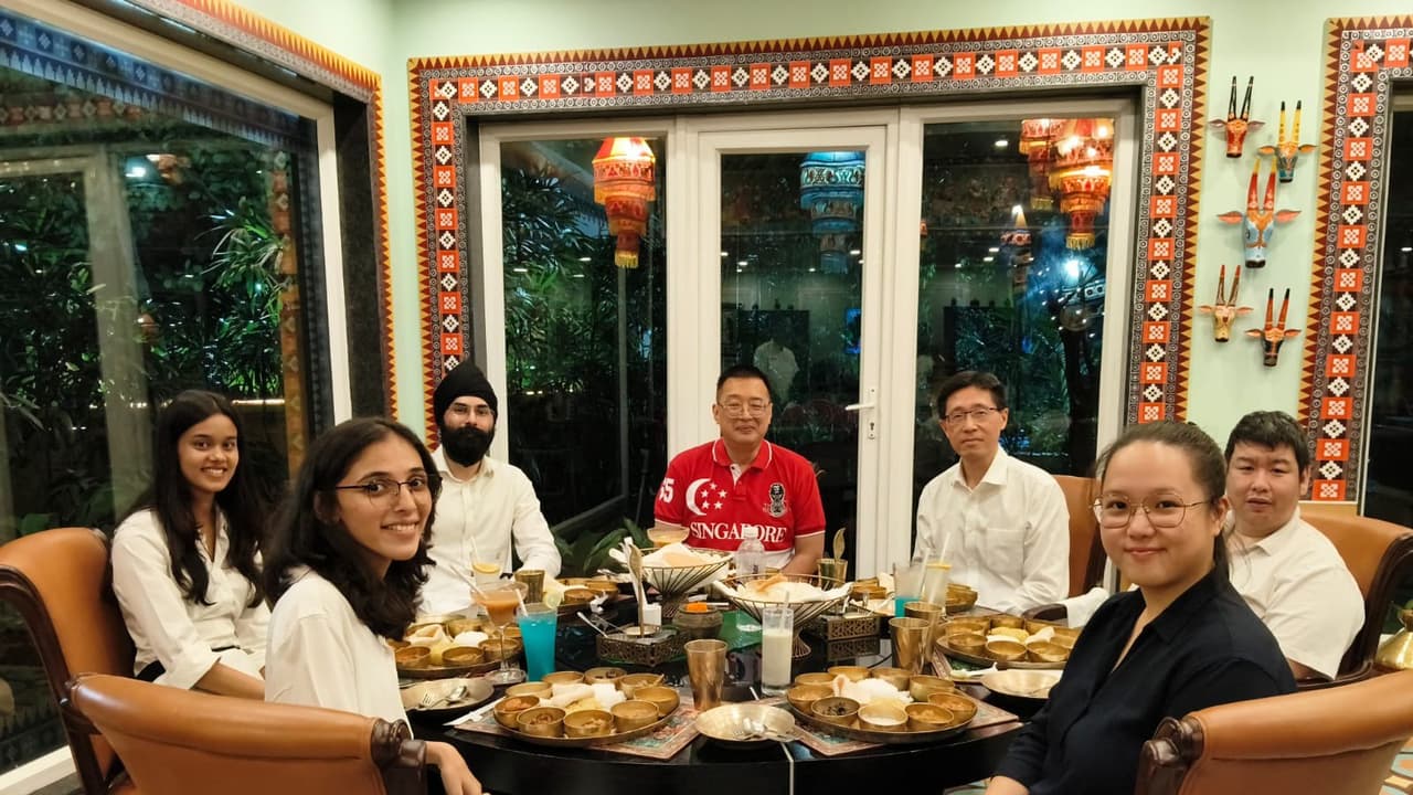 Singapore HC relishes Odia thali, meets CM Majhi to boost ties