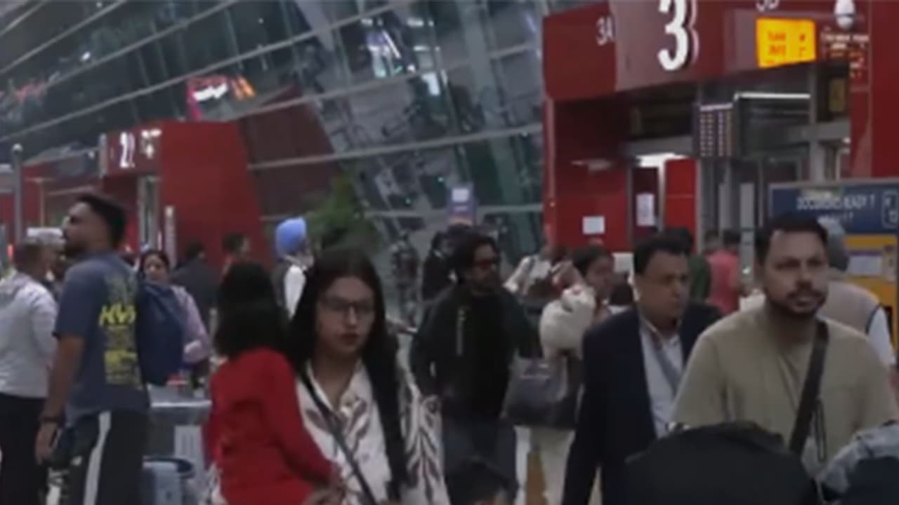 Iran's Missile Attacks in UAE Strand Indian Students; Govt Urged to Act