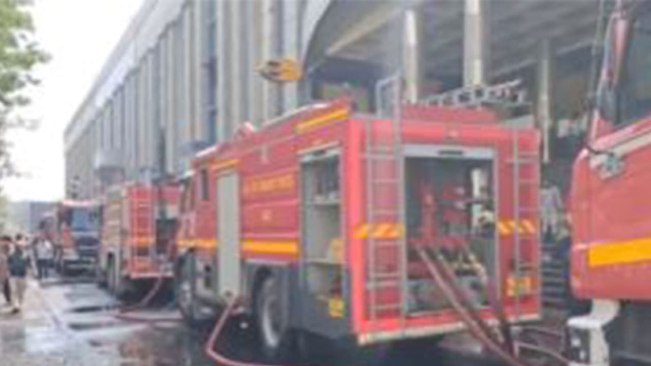 Surat: Major fire at Millennium textile market, no casualties reported