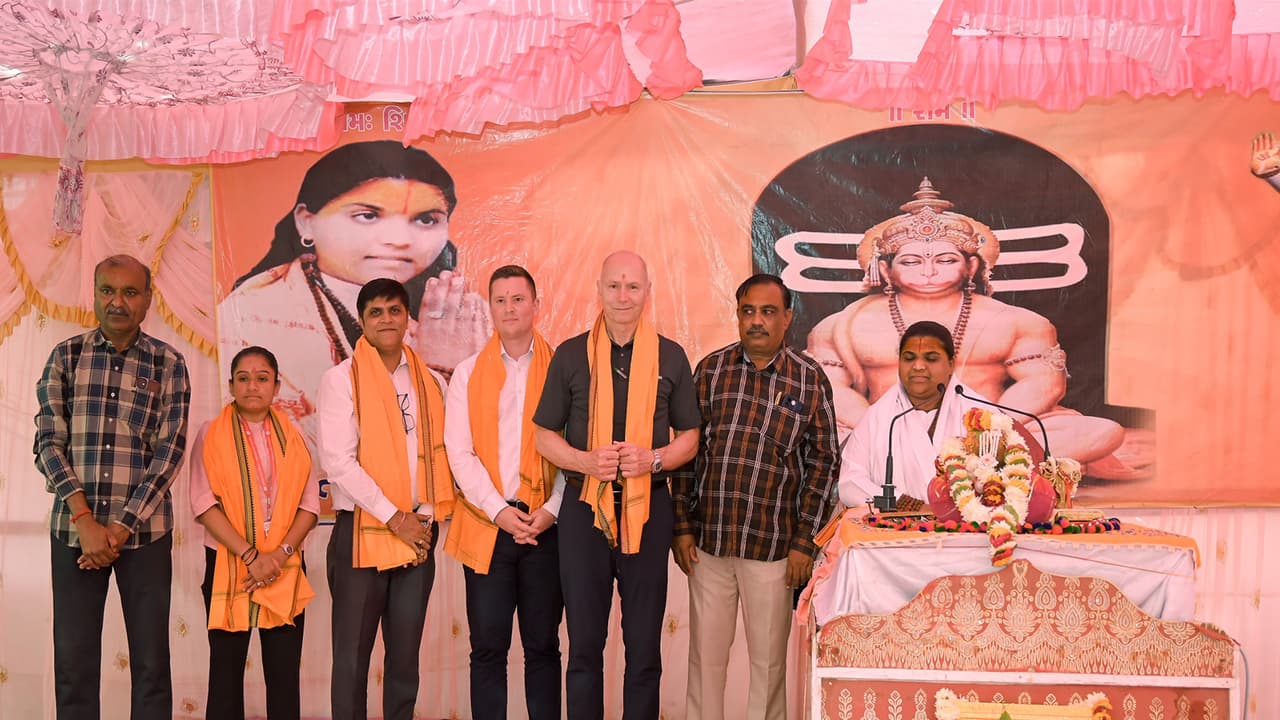 German delegation visits Gujarat port, signs green hydrogen MoU