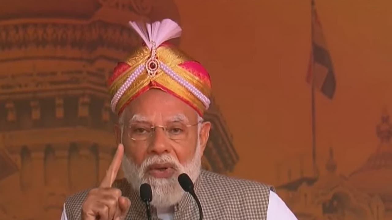 Congress a parasitic force that betrays allies, says PM Modi in B'luru