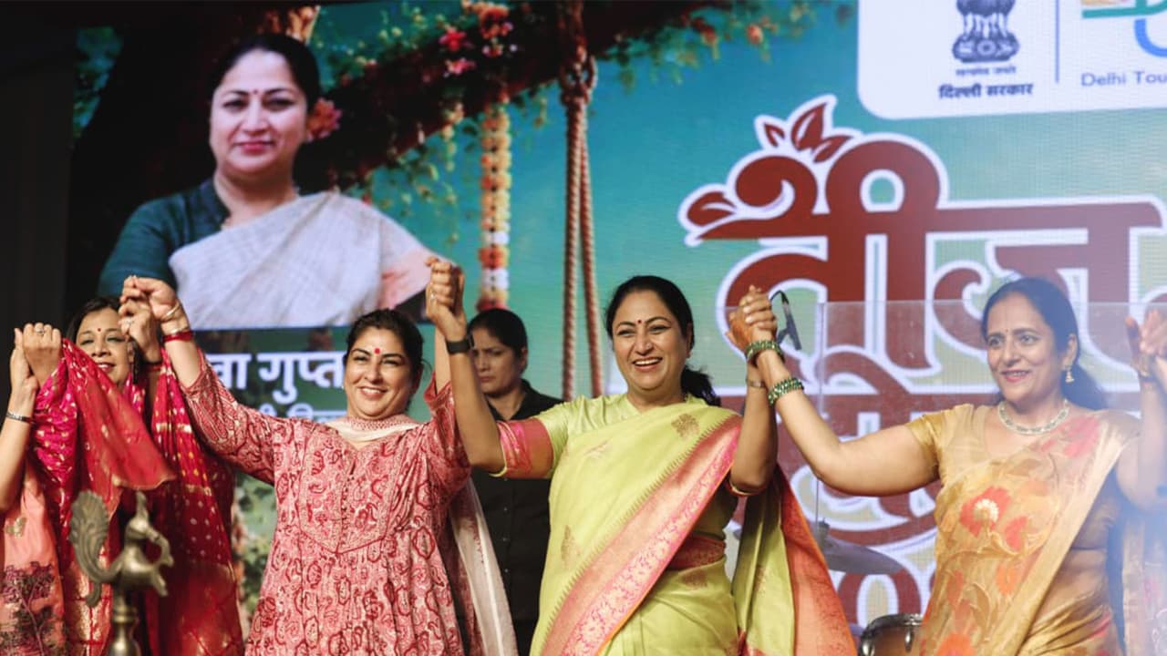Teej Mahotsav: CM Gupta celebrates culture, tradition at Dilli Haat