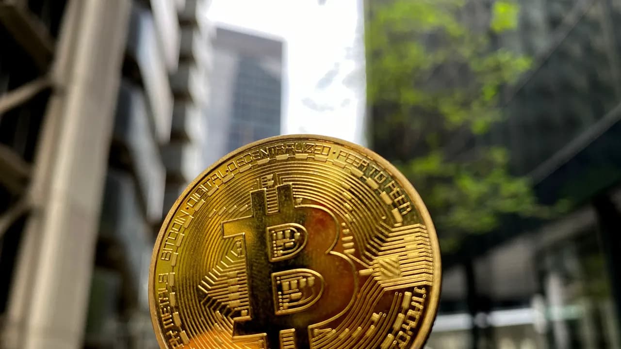 Bitcoin, Oil, Gold Rally: Peter Schiff Questions Fed's Credibility, Says 'Investors Are Choosing Their Preferred Hedge'