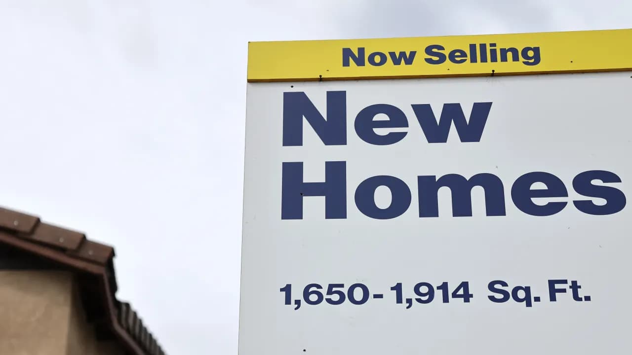 US Mortgage ETFs See Heavy Outflows As Elevated Interest Rates Make Homebuying Expensive