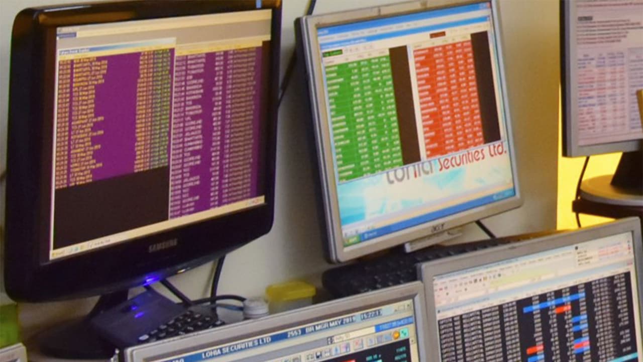FII holding in Indian firms plummets to 14-year low of 15.88%
