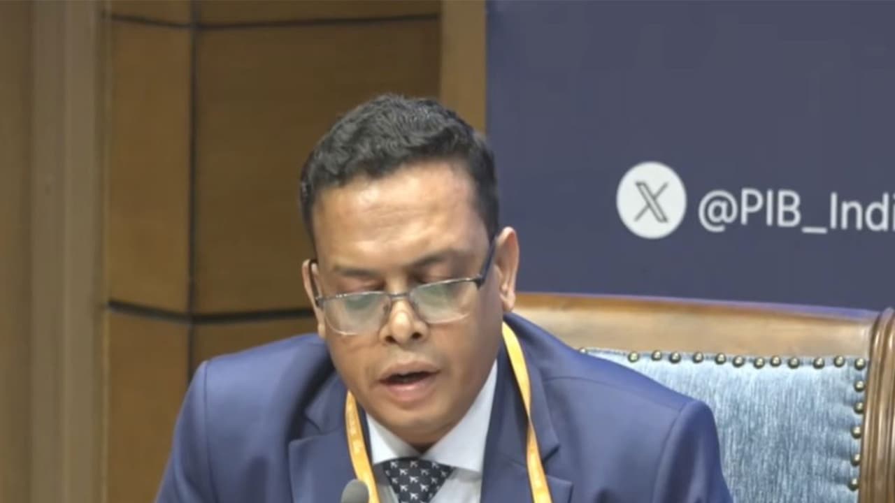 Govt announces Rs 10,000 crore ATF price stabilisation for airlines