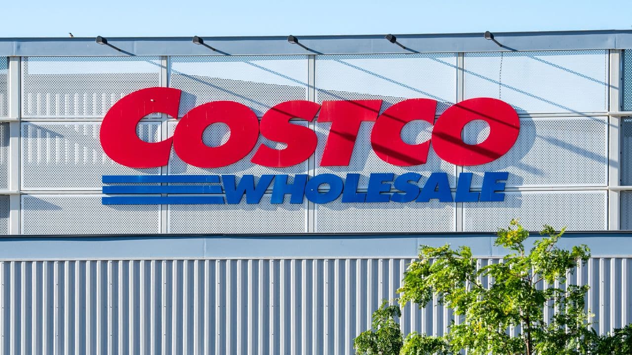 COST Stock Wrapped Its Best Week Since May: Analysts Still See Multiple Growth Drivers For Costco Despite Trimming Price Targets