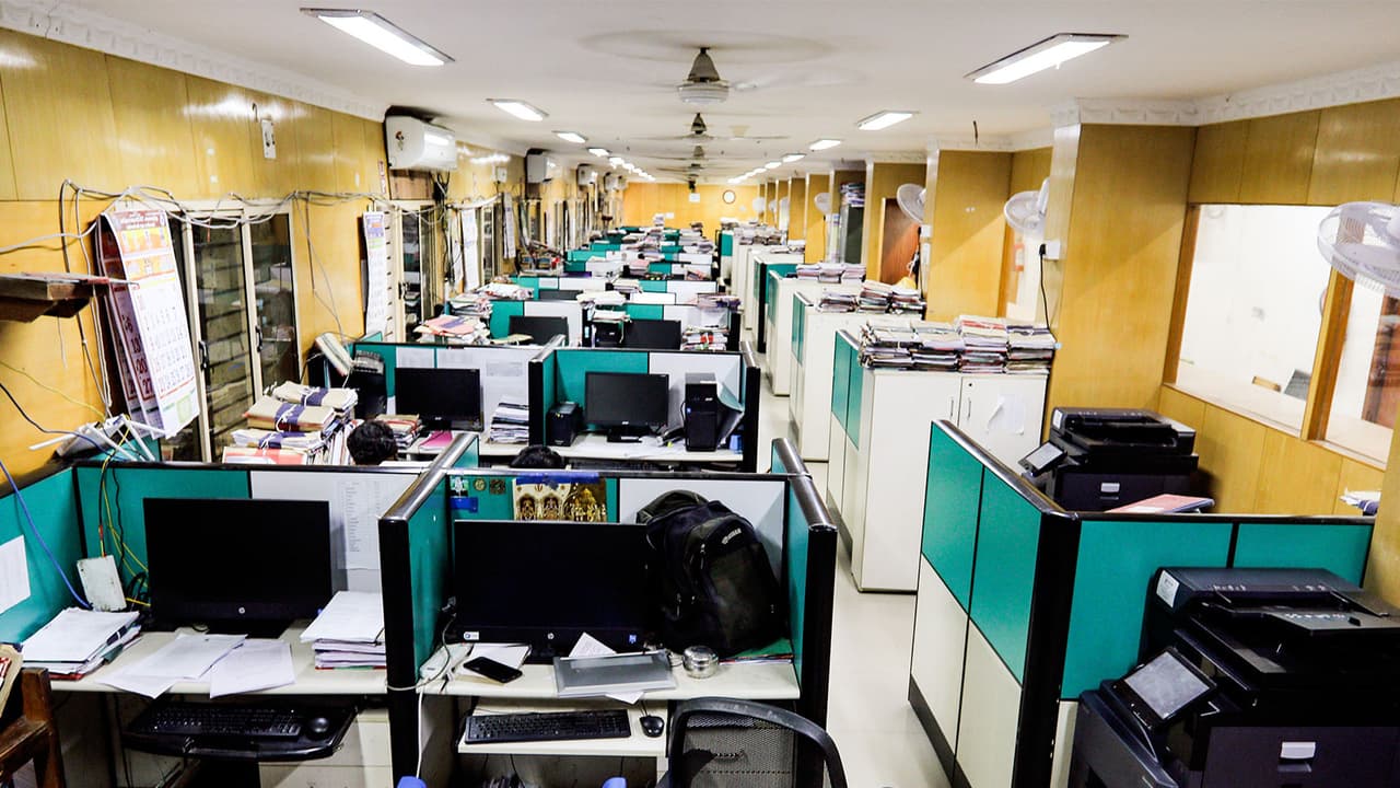 India IT Hiring Soars in 2025: 1.8M Jobs, Mid-Level Pros in Demand